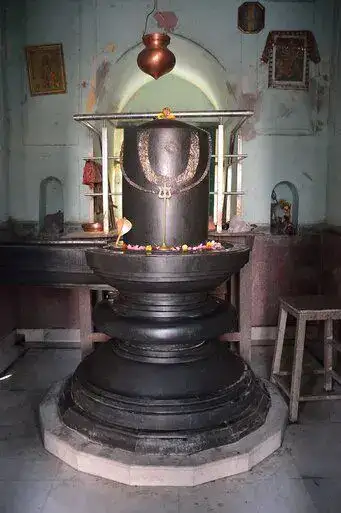 Shiva lingam in Raktakamaleshwar Shiva Mandir in Kolkata